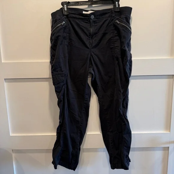 Sonoma Women’s Black Cargo Pants - Picture 1 of 8